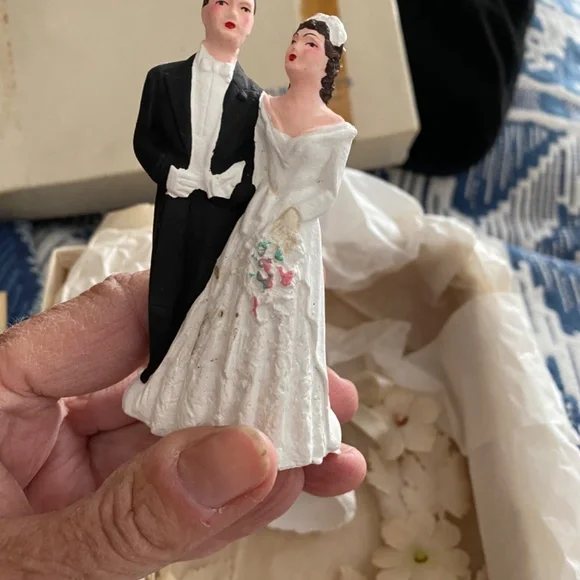Vintage Cake Wedding Topper - Picture 3 of 3
